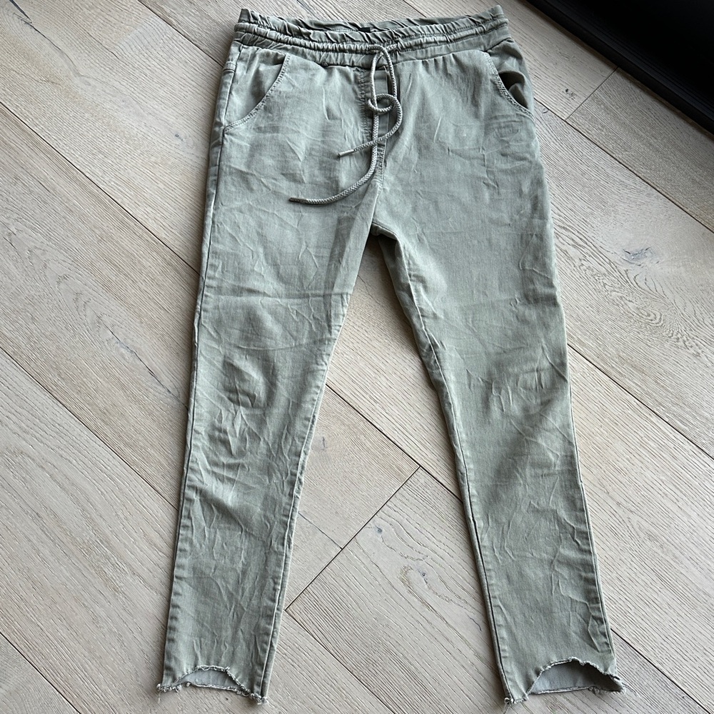Women's Casual Olive Green Cropped Pants